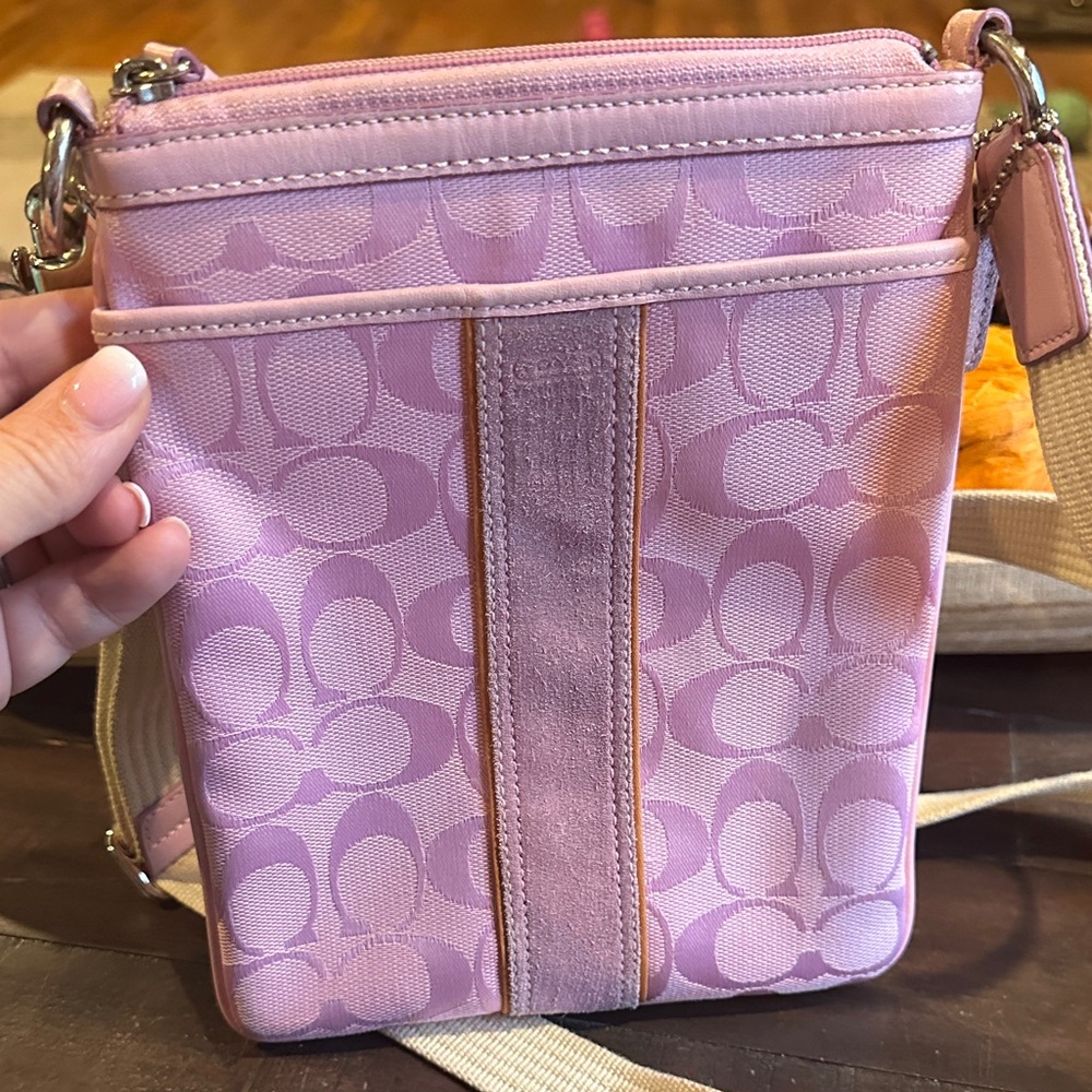 Coach Signature Hampton Swing Crossbody Bag